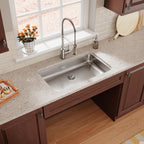 Elkay Tarja Lustertone® Classic Acero Inoxidable 30-1/2" x 18-1/2" x 5-3/8" de Un Tazón Bajo Cubierta ADA con Perfect Drain® — ambiente de cocina