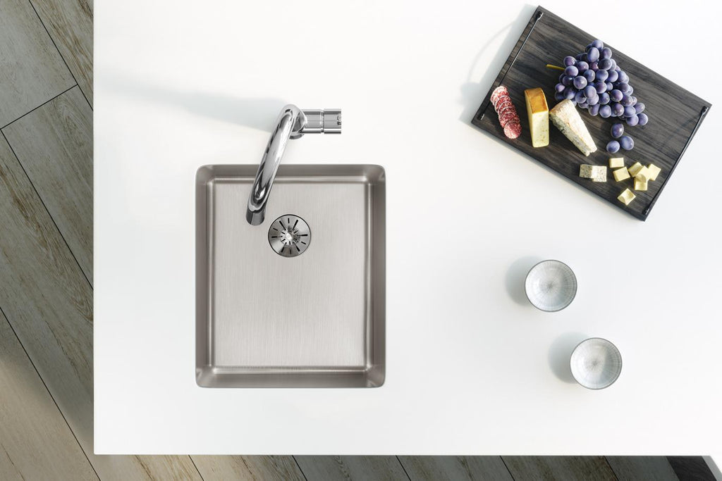 Elkay Tarja Lustertone Iconix® Calibre 16 Acero Inoxidable 16" x 18-1/2" x 8" de Un Tazón Bajo Cubierta with Perfect Drain® — ambiente de cocina