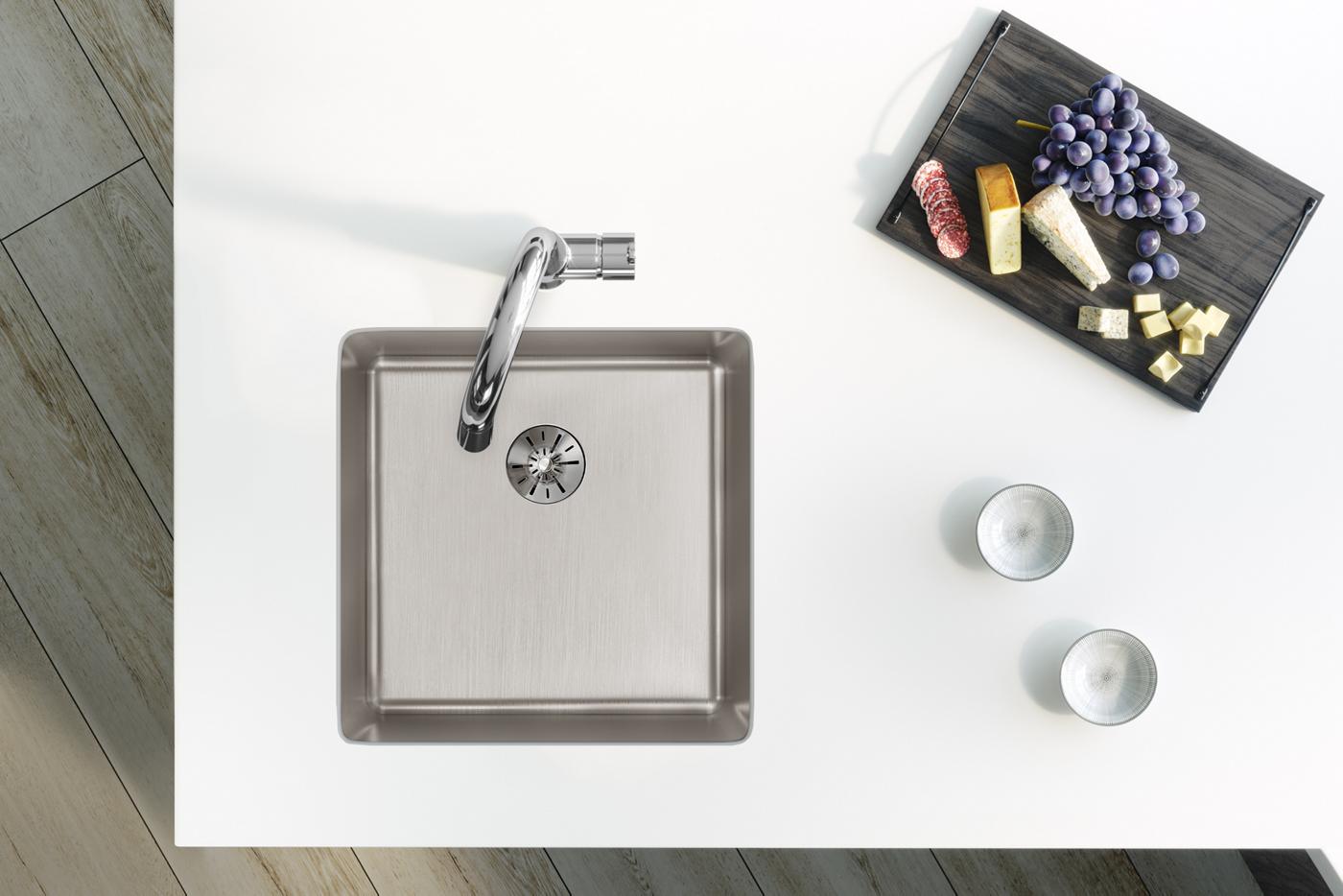 Elkay Tarja Lustertone Iconix® Calibre 16 Acero Inoxidable 18-1/2" x 18-1/2" x 9" de Un Tazón Bajo Cubierta with Perfect Drain® — ambiente de cocina