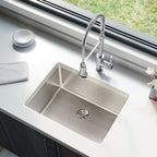 Elkay Tarja Lustertone Iconix® Calibre 16 Acero Inoxidable 23-1/2" x 18-1/4" x 9" de Un Tazón Bajo Cubierta with Perfect Drain® — ambiente de cocina