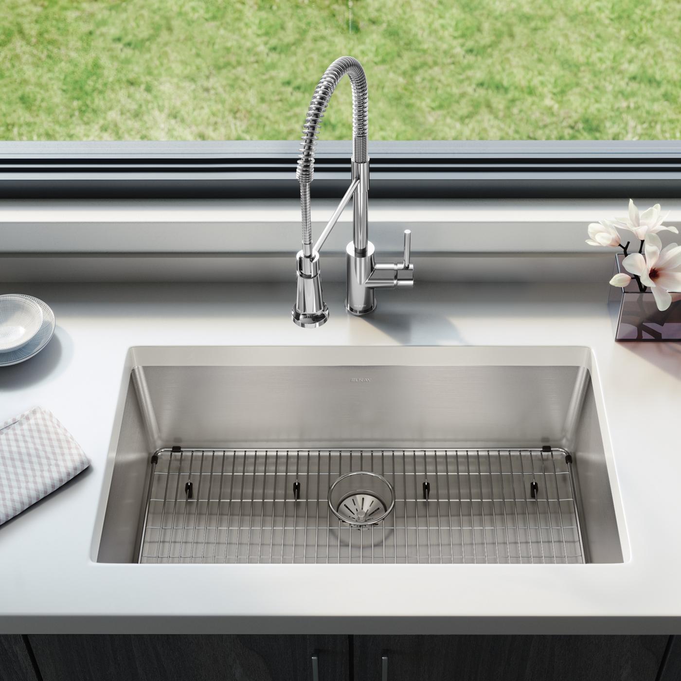Elkay Tarja Lustertone Iconix® Calibre 16 Acero Inoxidable 32-1/2 x 19-1/2" x 9" de Un Tazón Bajo Cubierta (Kit) with Perfect Drain® — ambiente de cocina