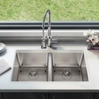 Elkay Tarja Lustertone Iconix® Calibre 16 Acero Inoxidable 32-3/4" x 19-1/2" x 9" de Dos Tazones Bajo Cubierta (Kit) with Perfect Drain® — ambiente de cocina
