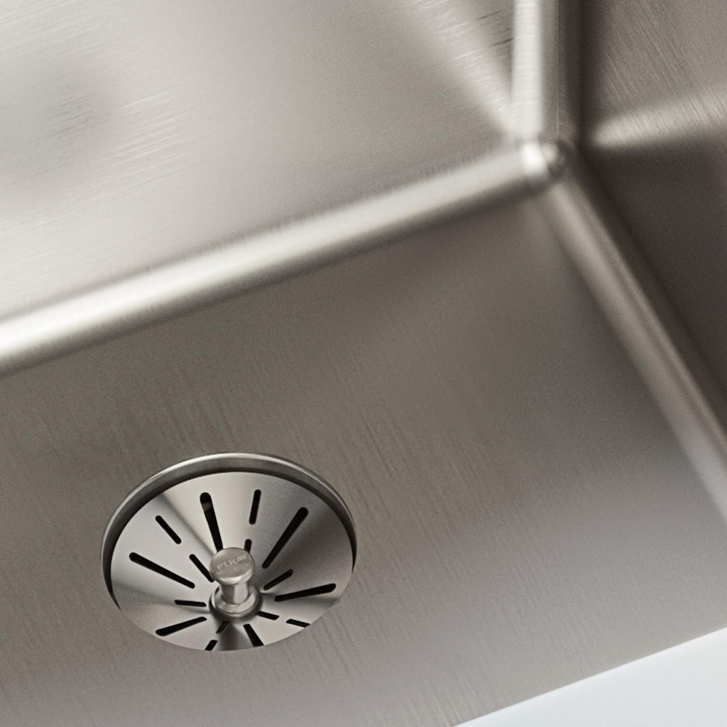 Elkay Tarja Lustertone Iconix® Calibre 16 Acero Inoxidable 32-3/4" x 19-1/2" x 9" de Dos Tazones Bajo Cubierta with Perfect Drain® — ambiente de cocina