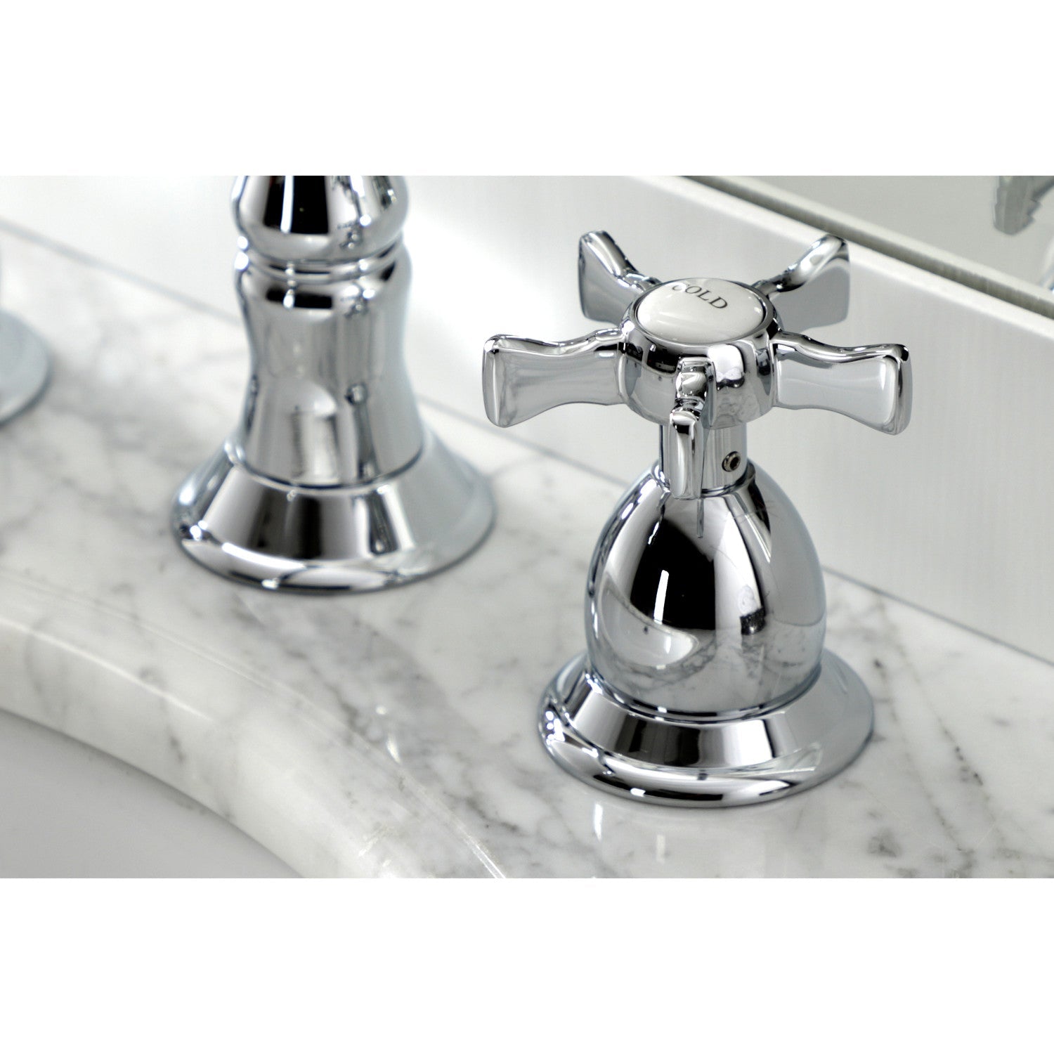 Kingston Brass Hamilton - Llave de Lavabo Widespread (3 Orificios), con Dos Manerales — Ambientación 1