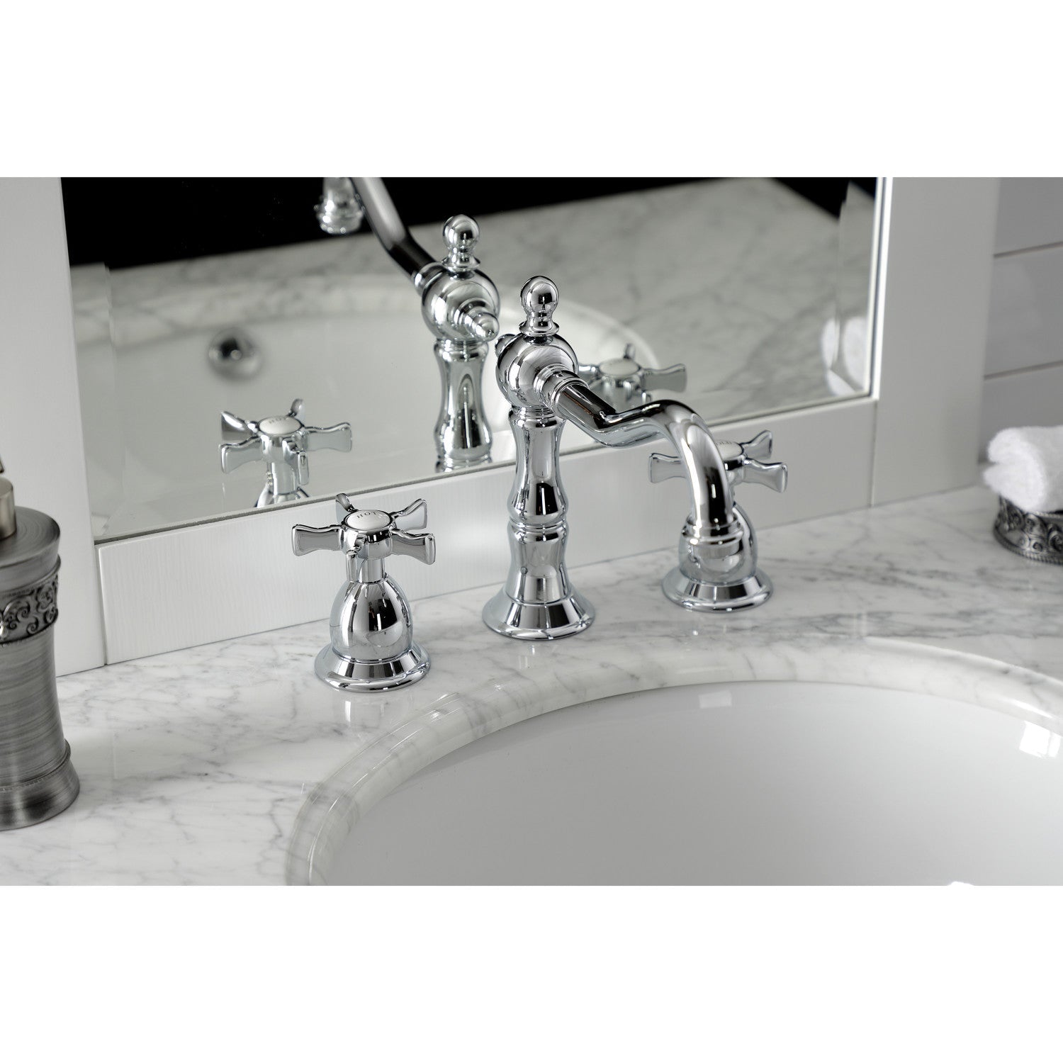 Kingston Brass Hamilton - Llave de Lavabo Widespread (3 Orificios), con Dos Manerales — Ambientación 4