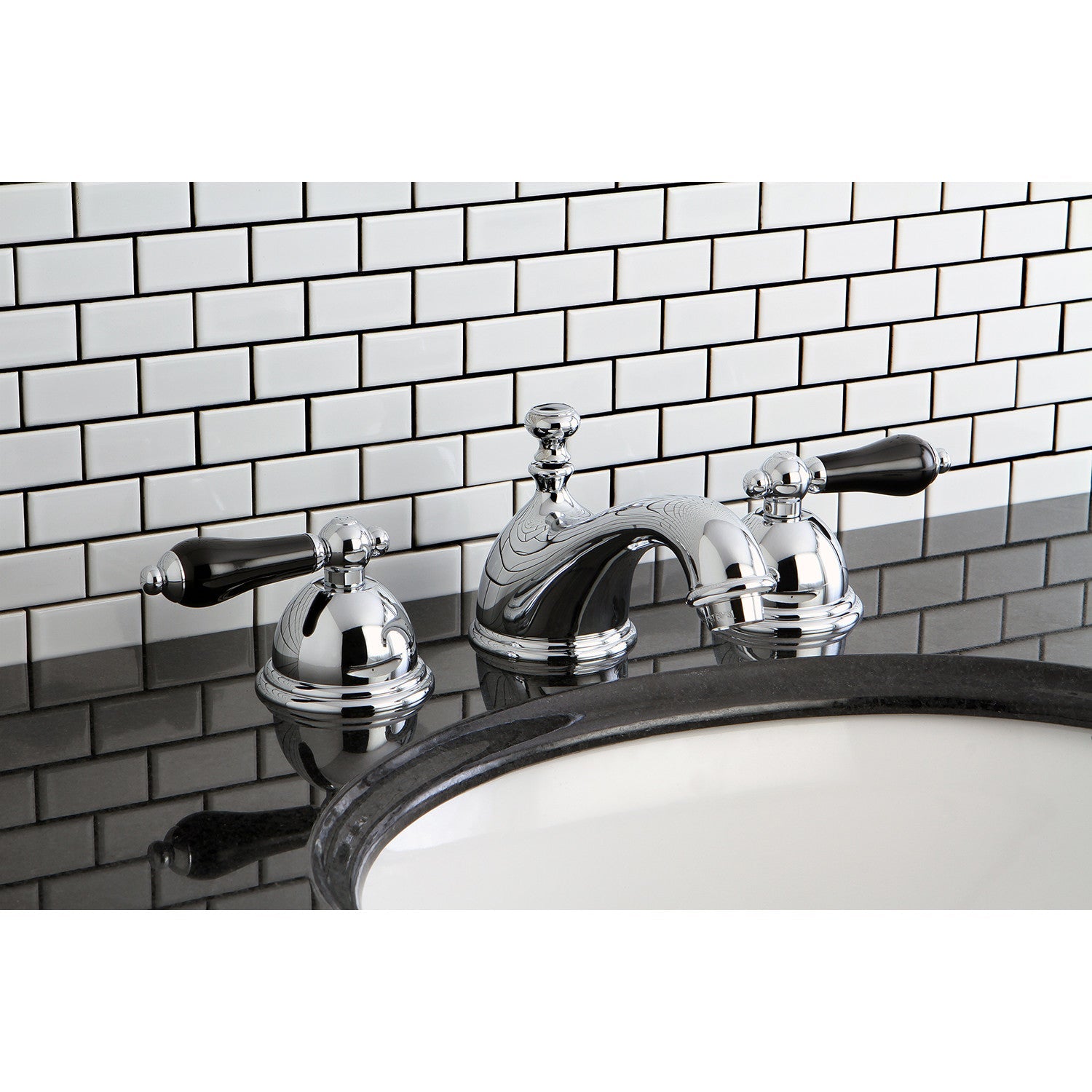 Kingston Brass Duchess - Llave de Lavabo Widespread (3 Orificios), con Dos Manerales — Ambientación 2