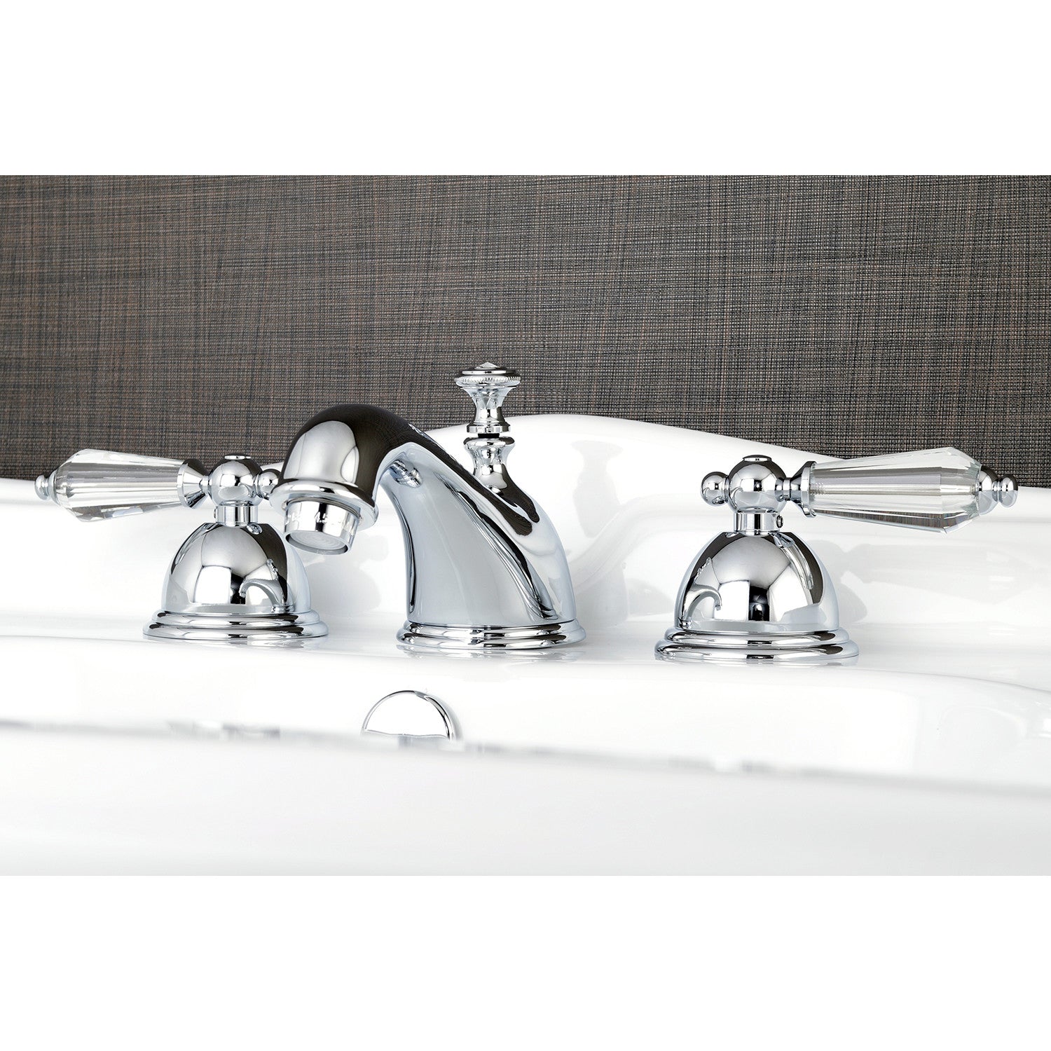 Kingston Brass Wilshire - Llave de Lavabo Widespread (3 Orificios), con Dos Manerales — Ambientación 2