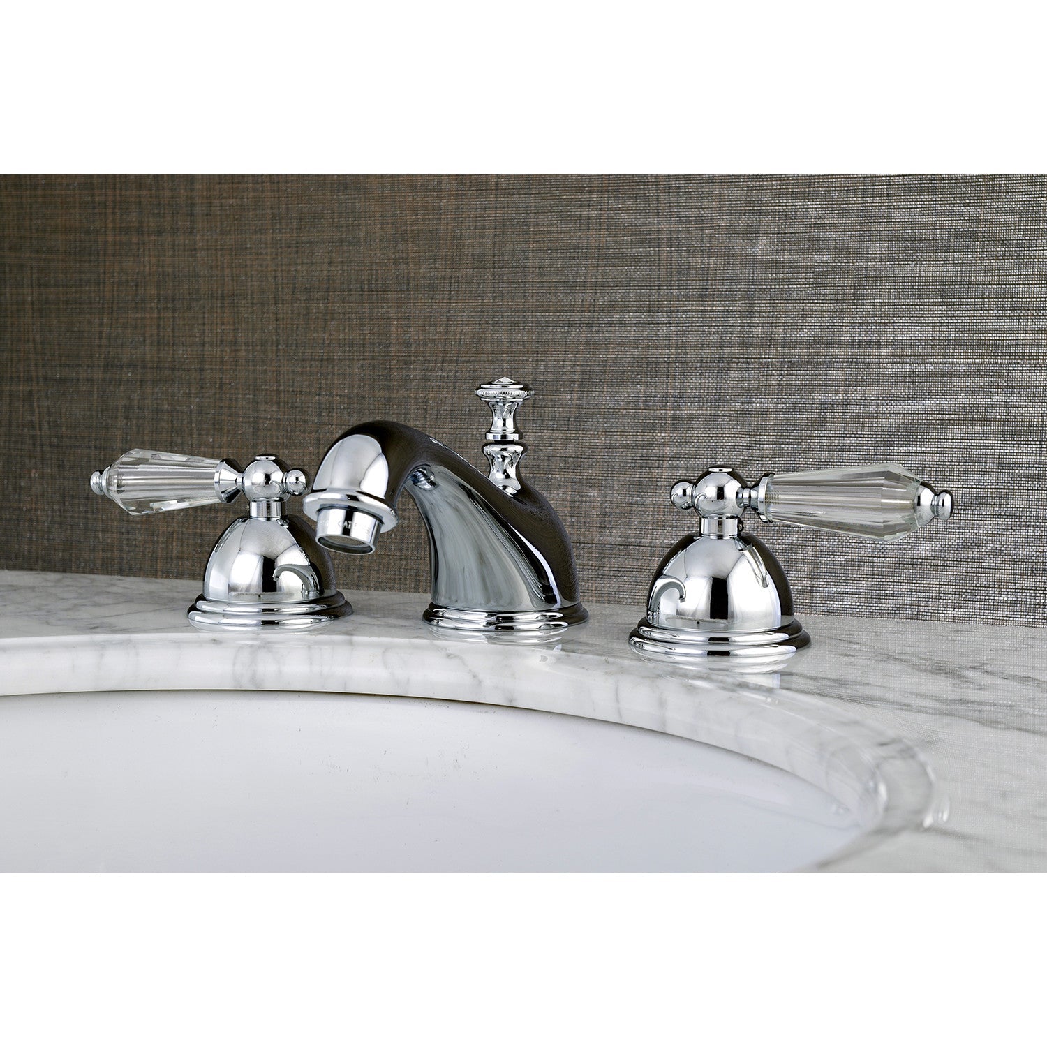 Kingston Brass Wilshire - Llave de Lavabo Widespread (3 Orificios), con Dos Manerales — Ambientación 3