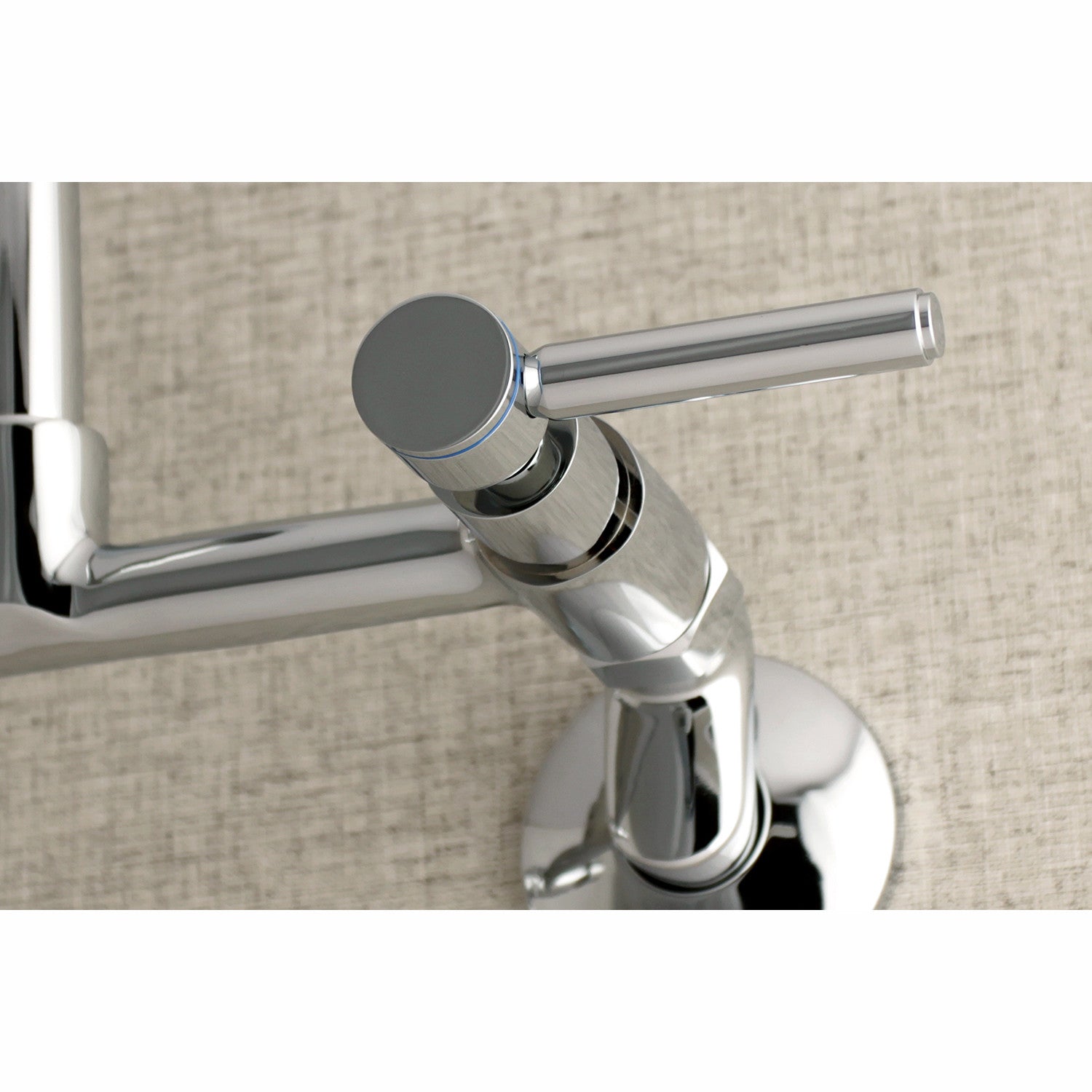 Kingston Brass Sona Concord — Mezcladora Puente de Pared, Dos Manijas, 2 Orificios — Cromo Pulido (Surtidor 9-1/4") — Ambientación 4