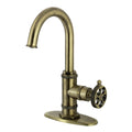 Kingston Brass Sona Webb — Mezcladora de Bar de Cubierta, Una Manija, 1 Orificio, Manija Moleteada — Latón Antiguo