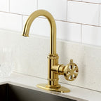 Kingston Brass Sona Belknap — Mezcladora de Bar de Cubierta, Una Manija, 1 Orificio — Latón Cepillado — Ambientación 1