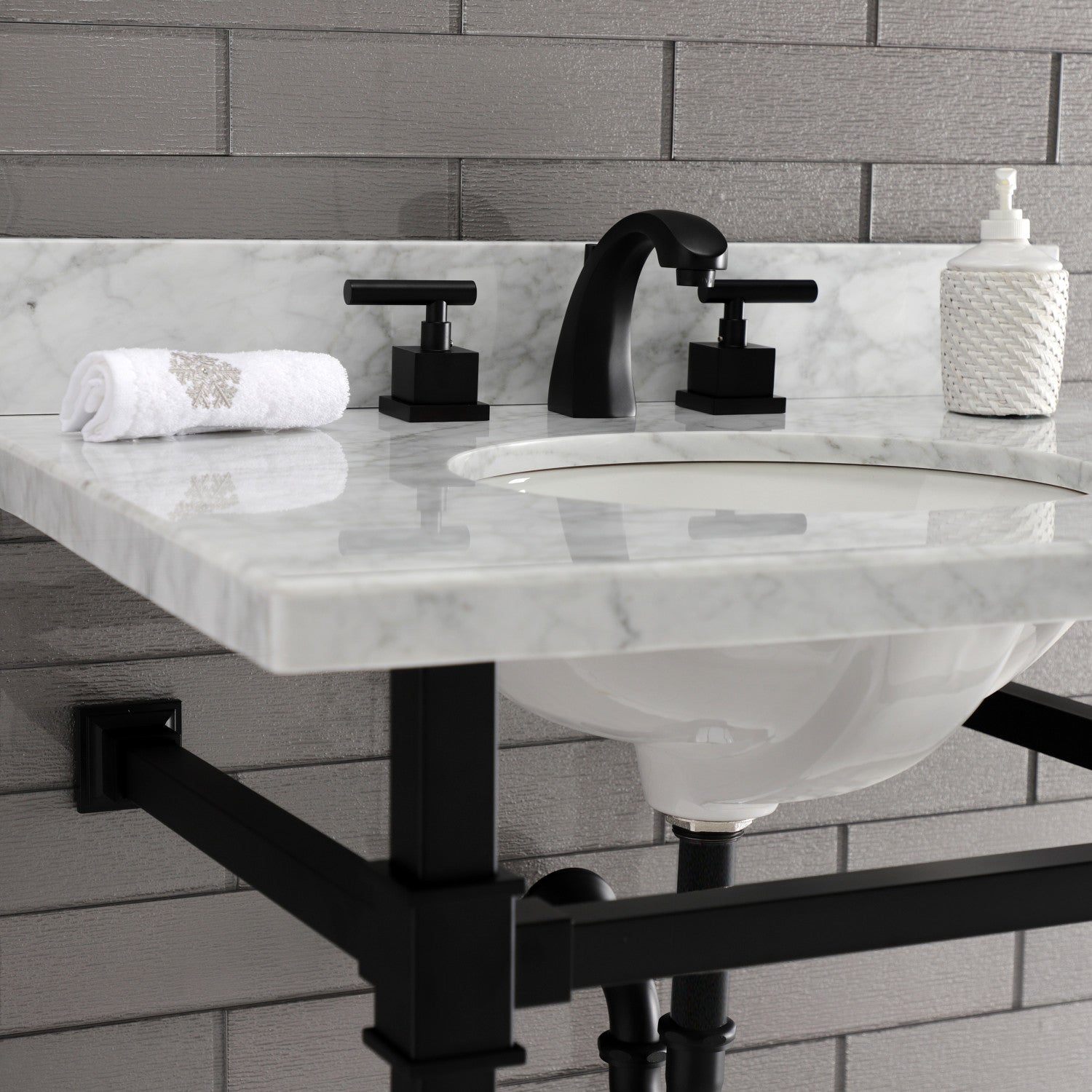 Kingston Brass Monarch lavabo consola — vista
