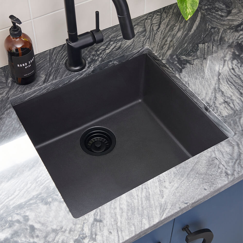 Ruvati epiGranite — Tarja de Bar / Prep de 17 x 17 pulg en Granito Compuesto — Negro Medianoche