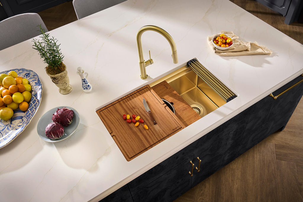 Ruvati Dual-Tier Pro — Tarja Workstation de Cocina en Acero Inoxidable — Oro Mate — 3