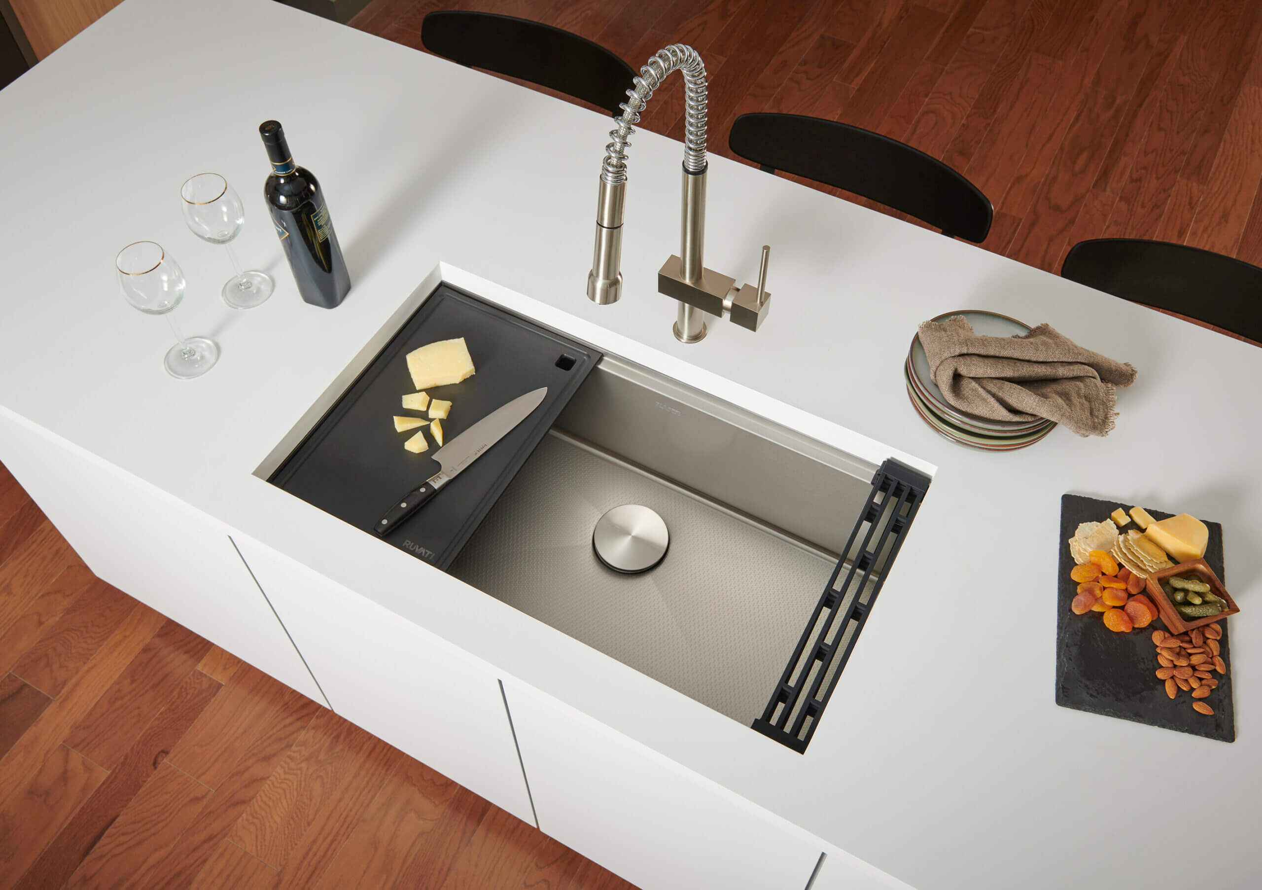 Ruvati Roma Hex — Tarja Workstation de Cocina en Acero Inoxidable — Acero Inoxidable — 4