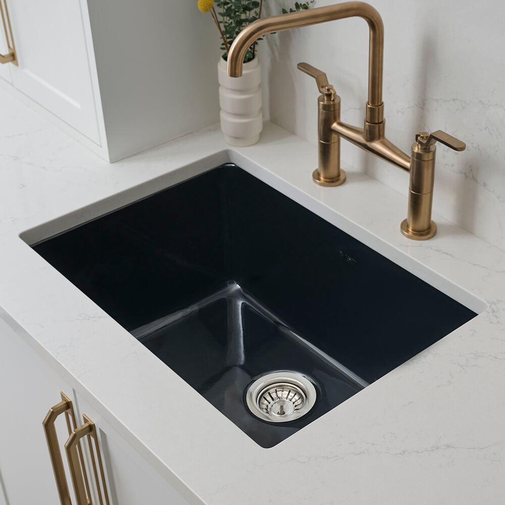 Ruvati Fiamma — Tarja de Cocina en Fireclay — Negro