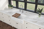 Elkay Tarja Fireclay 30" x 18-13/16" x 9-5/8" de Un Tazón Farmhouse Workstation (Kit) Blanco — ambiente de cocina