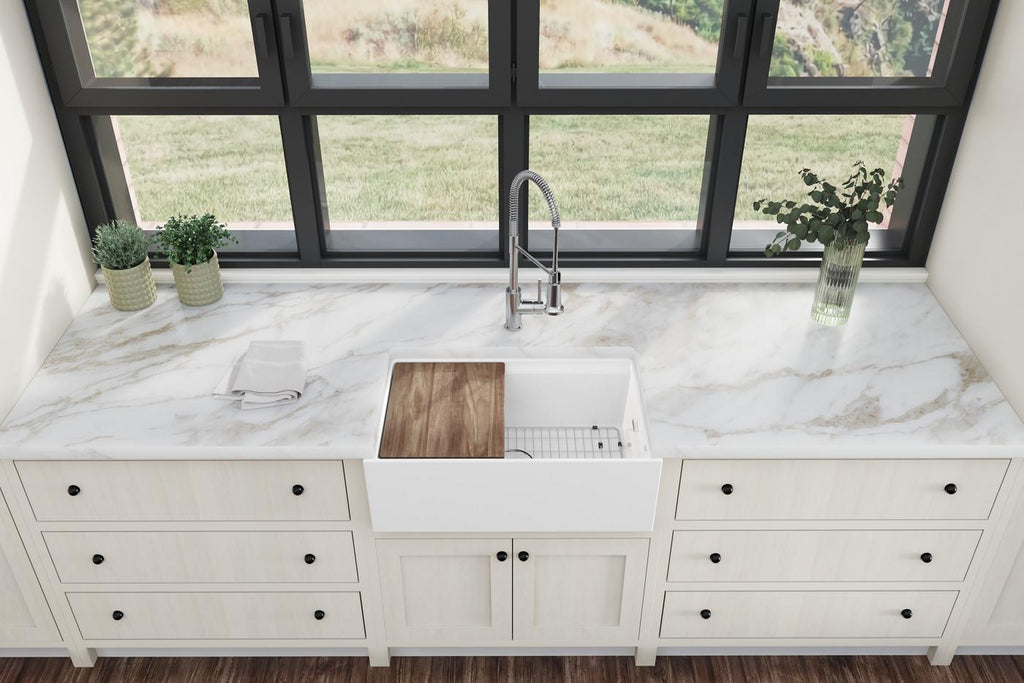 Elkay Tarja Fireclay 30" x 18-13/16" x 9-5/8" de Un Tazón Farmhouse Workstation (Kit) Blanco — ambiente de cocina