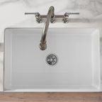 Elkay Tarja Fireclay 30" x 19-15/16" x 9-1/8" de Un Tazón Farmhouse Blanco — ambiente de cocina