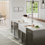 Elkay Tarja Fireclay 33" x 19-15/16" x 9-3/16" 60/40 de Dos Tazones Farmhouse Workstation con Aqua Divide — ambiente de cocina