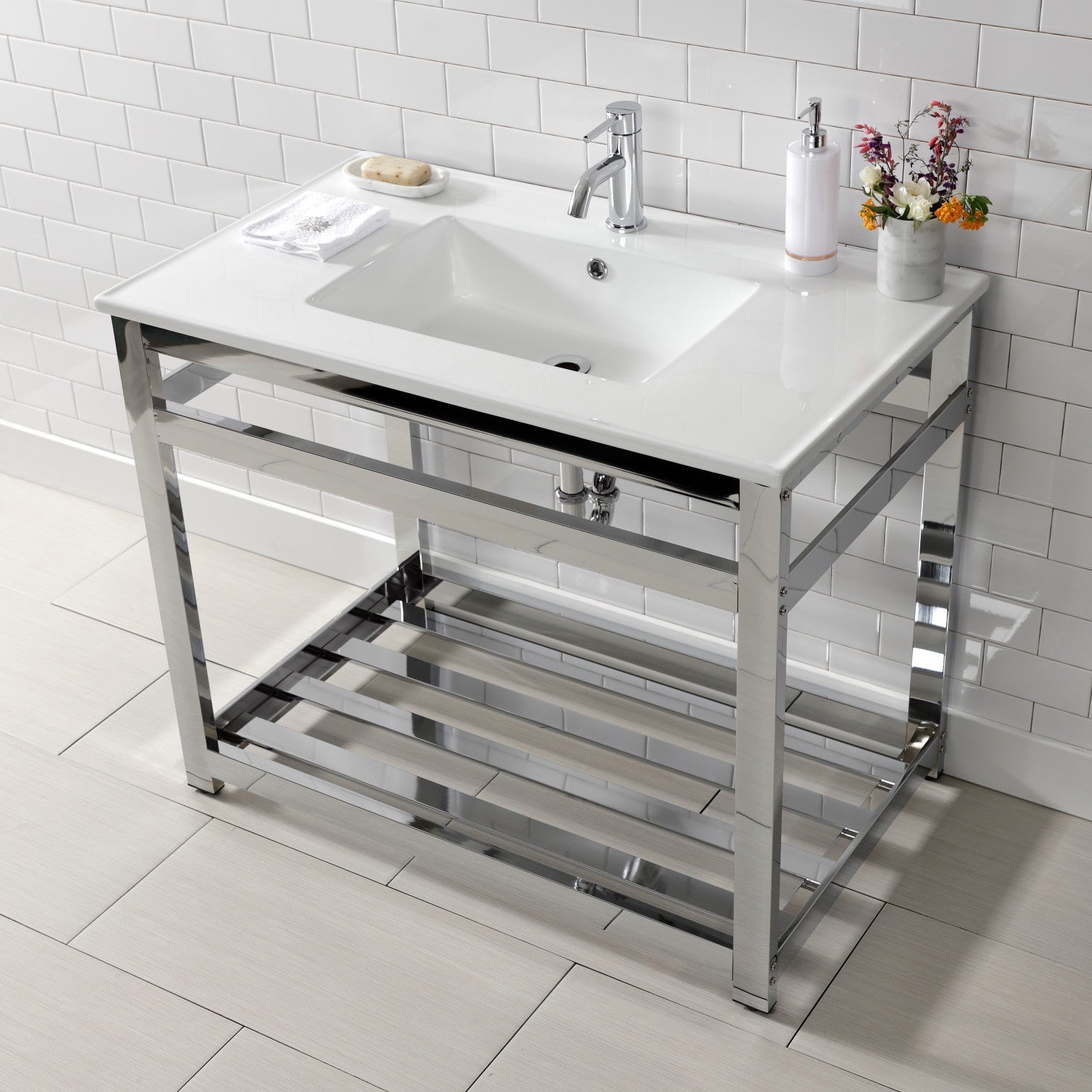 Kingston Brass Quadras lavabo consola — vista