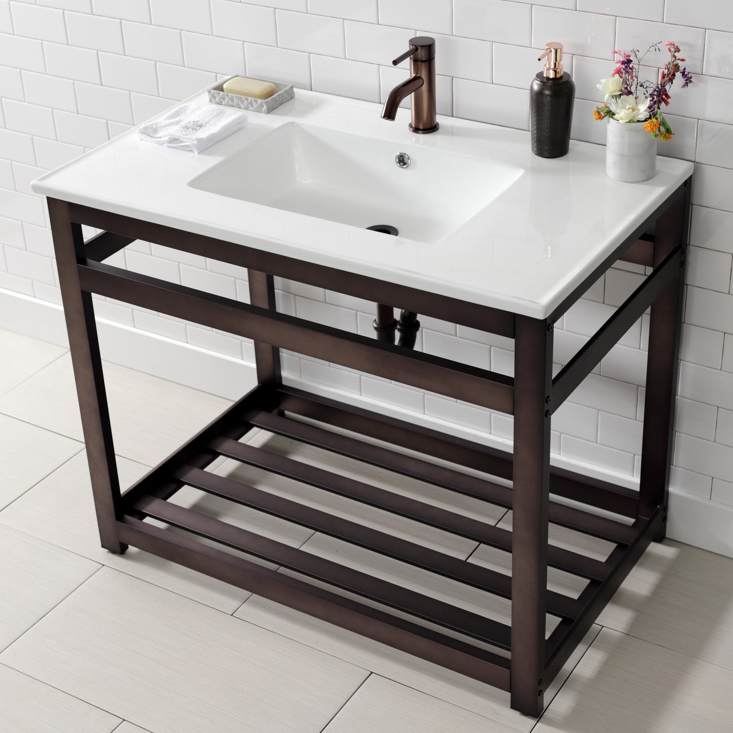 Kingston Brass Quadras lavabo consola — vista