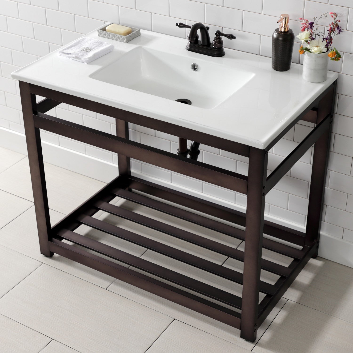 Kingston Brass Quadras lavabo consola — vista