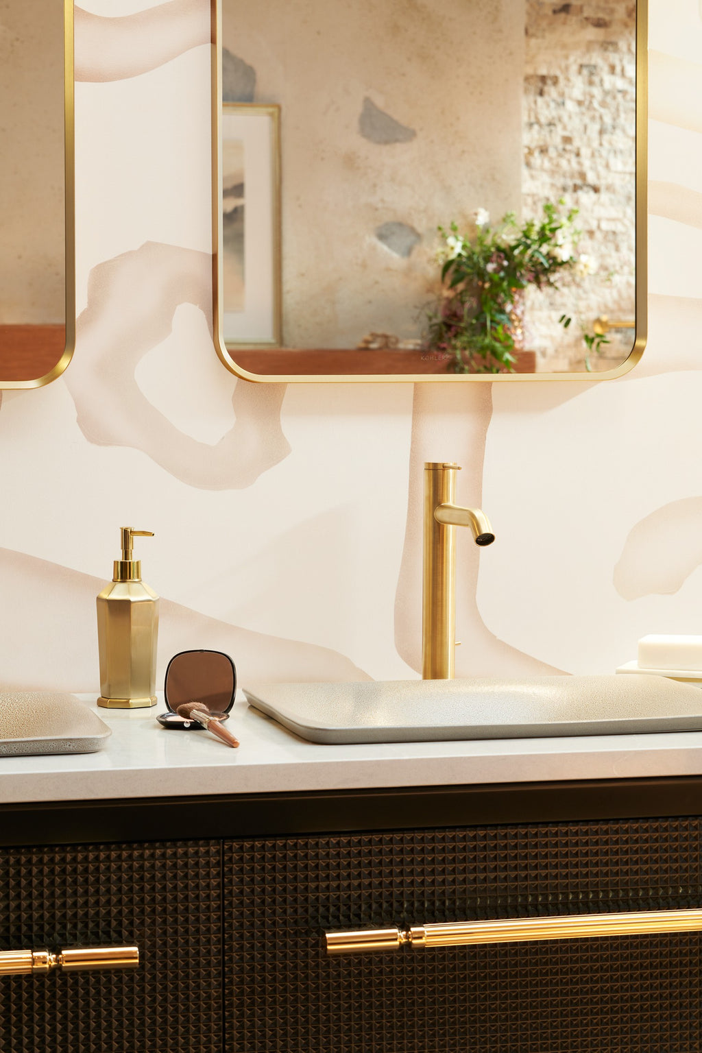 Kohler Components — Llave de Lavabo Monomando Alta con Manija tipo Pin — Ambientación 1