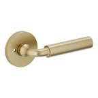 Baldwin Hardware Manija L031 Curved Gramercy con Roseta 5046 — Latón satinado Lifetime — Privacidad
