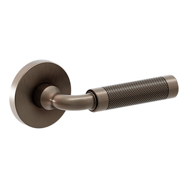 Baldwin Hardware Manija L032 Curved Knurled Gramercy con Roseta 5046 — Níquel grafito Lifetime — Paso