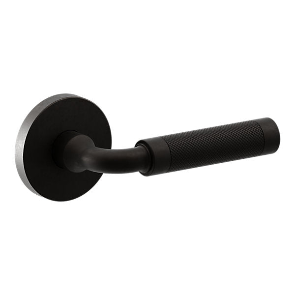 Baldwin Hardware Manija L032 Curved Knurled Gramercy con Roseta 5046 — Bronce aceitado — Paso