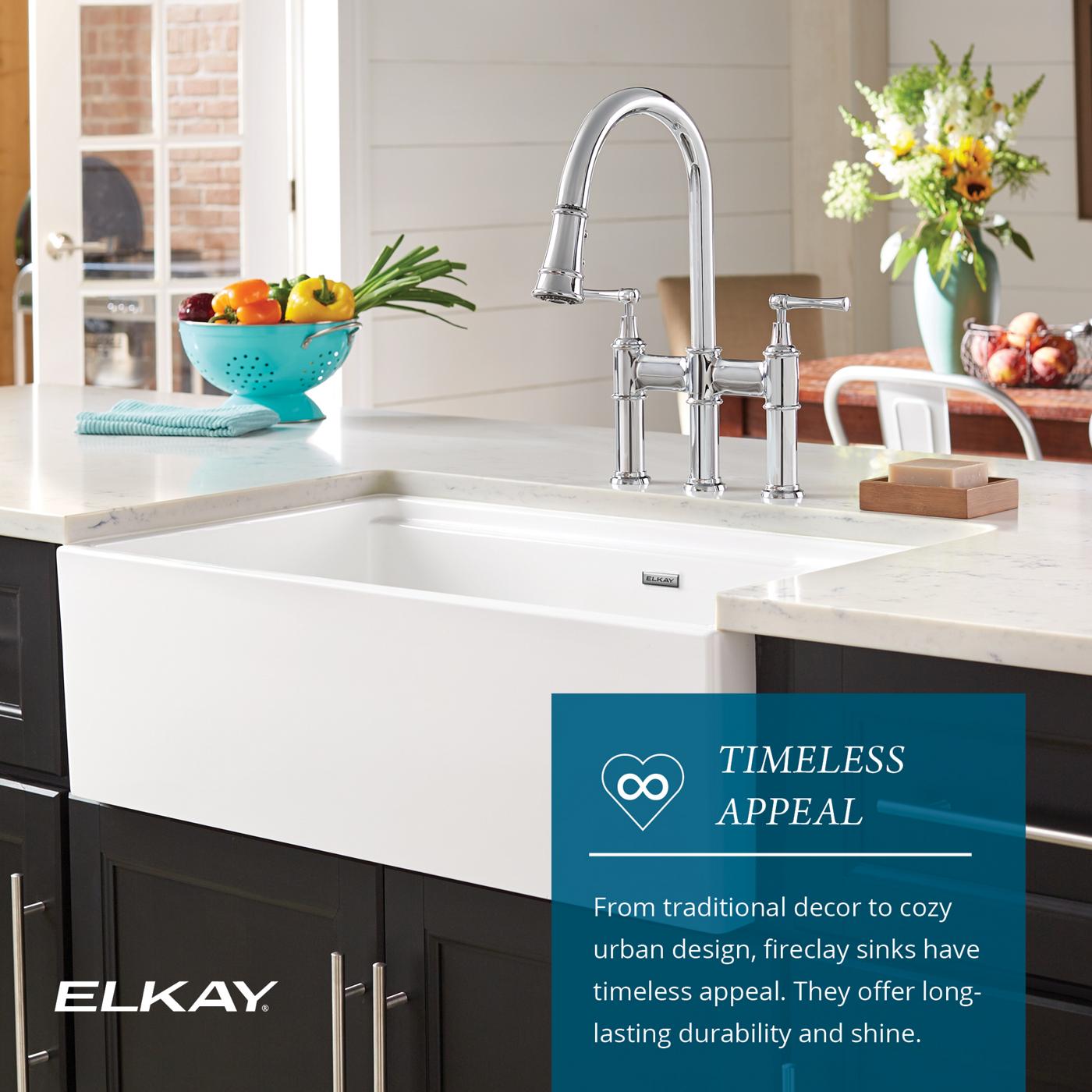 Elkay Tarja Fireclay 33" x 19-15/16" x 9-1/8" de Dos Tazones Farmhouse Workstation (Kit) con Aqua Divide Blanco — ambiente de cocina