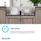 Elkay Tarja Crosstown® Calibre 18 Workstation Acero Inoxidable 31-1/2" x 18-1/2" x 9" de Dos Tazones Iguales (Kit con Aqua Divide) — ambiente de cocina