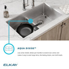Elkay Tarja Crosstown® Calibre 18 Acero Inoxidable 33" x 22" x 9" 1 Orificio de Dos Tazones Iguales de Doble Montaje (Kit con Aqua Divide) and Faucet — ambiente de cocina