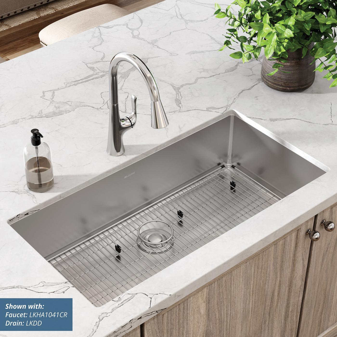 Elkay Tarja Crosstown® Calibre 18 Acero Inoxidable 36-1/2" x 18-1/2" x 9" de Un Tazón Bajo Cubierta (Kit) — ambiente de cocina