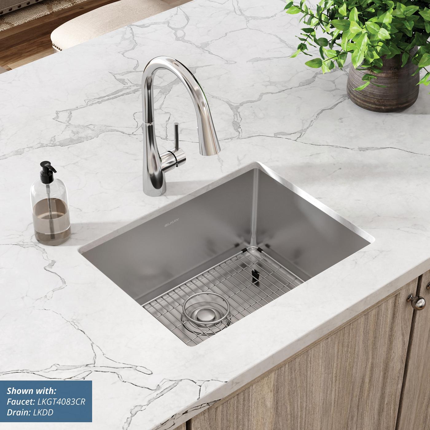 Elkay Tarja Crosstown® Calibre 16 Acero Inoxidable 23-1/2" x 18-1/4" x 10" de Un Tazón Bajo Cubierta (Kit) — ambiente de cocina
