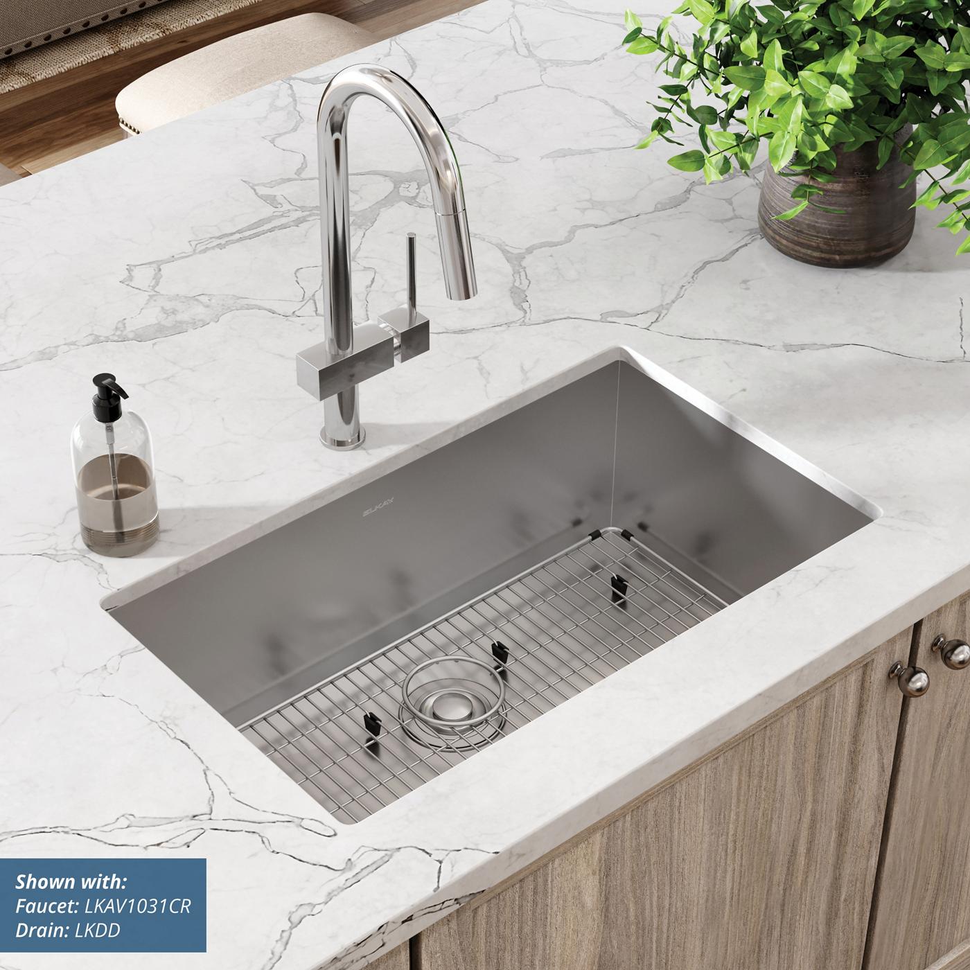 Elkay Tarja Crosstown® Calibre 16 Acero Inoxidable 30-1/2" x 18-1/2" x 10" de Un Tazón Bajo Cubierta (Kit) — ambiente de cocina