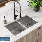 Elkay Tarja Crosstown® Calibre 16 Acero Inoxidable 30-3/4" x 18-1/2" x 10" de Dos Tazones Iguales Bajo Cubierta (Kit) — ambiente de cocina