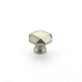 Schaub Perilla Menlo Park Faceted, 1-1/4" — Níquel Satinado