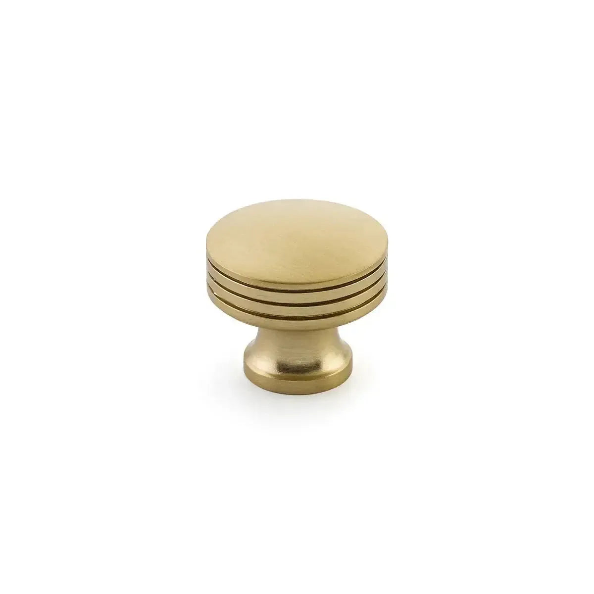 Schaub Perilla Menlo Park Ridged, 1-1/4" — Latón Satinado Signature