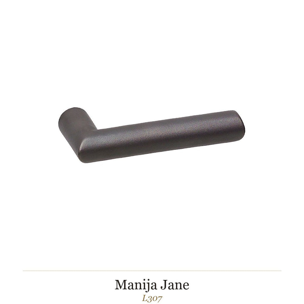 Manija Jane — Rocky Mountain Hardware bronce macizo