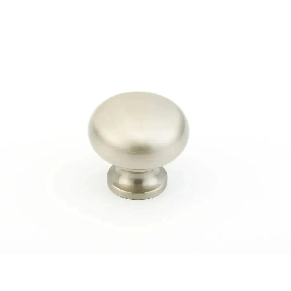 Schaub Perilla Country Tradicional Redonda, 1-1/4" diám. — Níquel Satinado