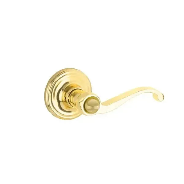 Yale Expressions Maguire rosette with Keyed Farmington lever, Kwikset keyway — Latón Pulido