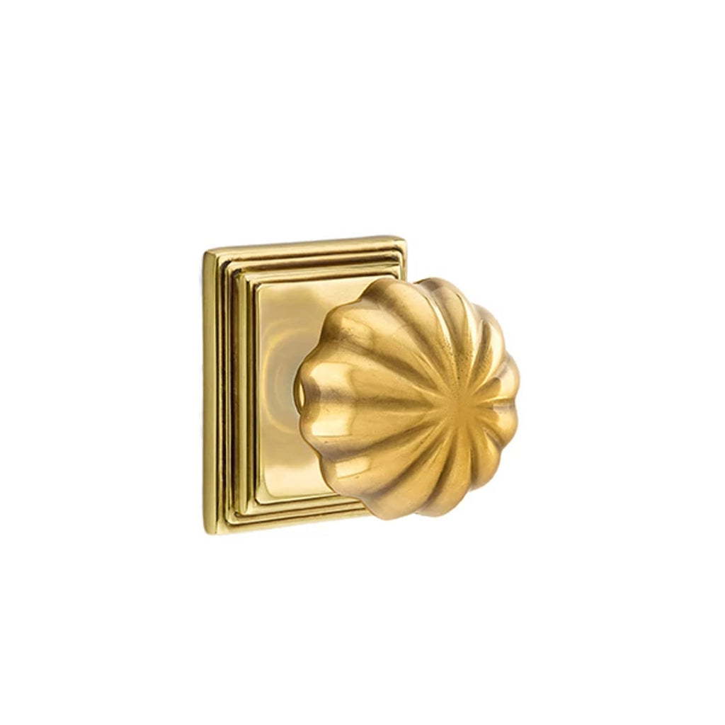 Francés Antiguo · Wilshire Rosette