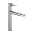 Delta Trinsic® Llave de combinación de una manija para cocina