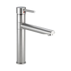 Delta Trinsic® Llave de combinación de una manija para cocina
