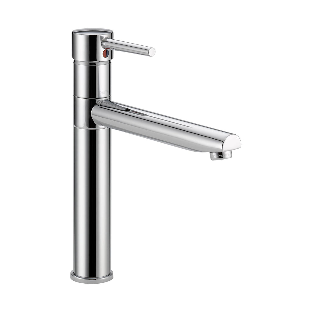 Delta Trinsic® Llave de combinación de una manija para cocina