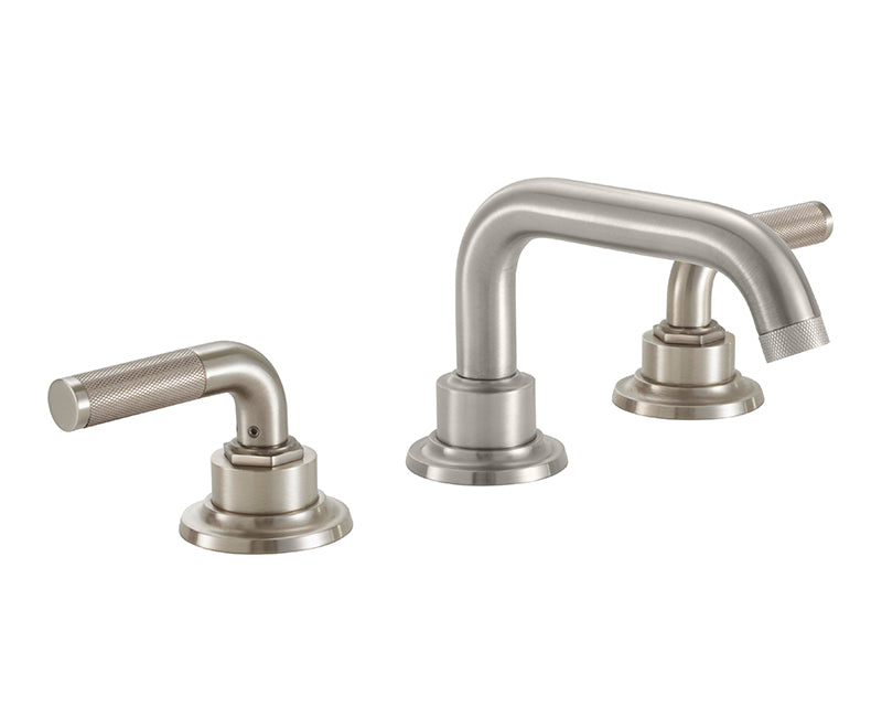 California Faucets Descanso Grifo para lavabo extendido de 8" - Mango estriado