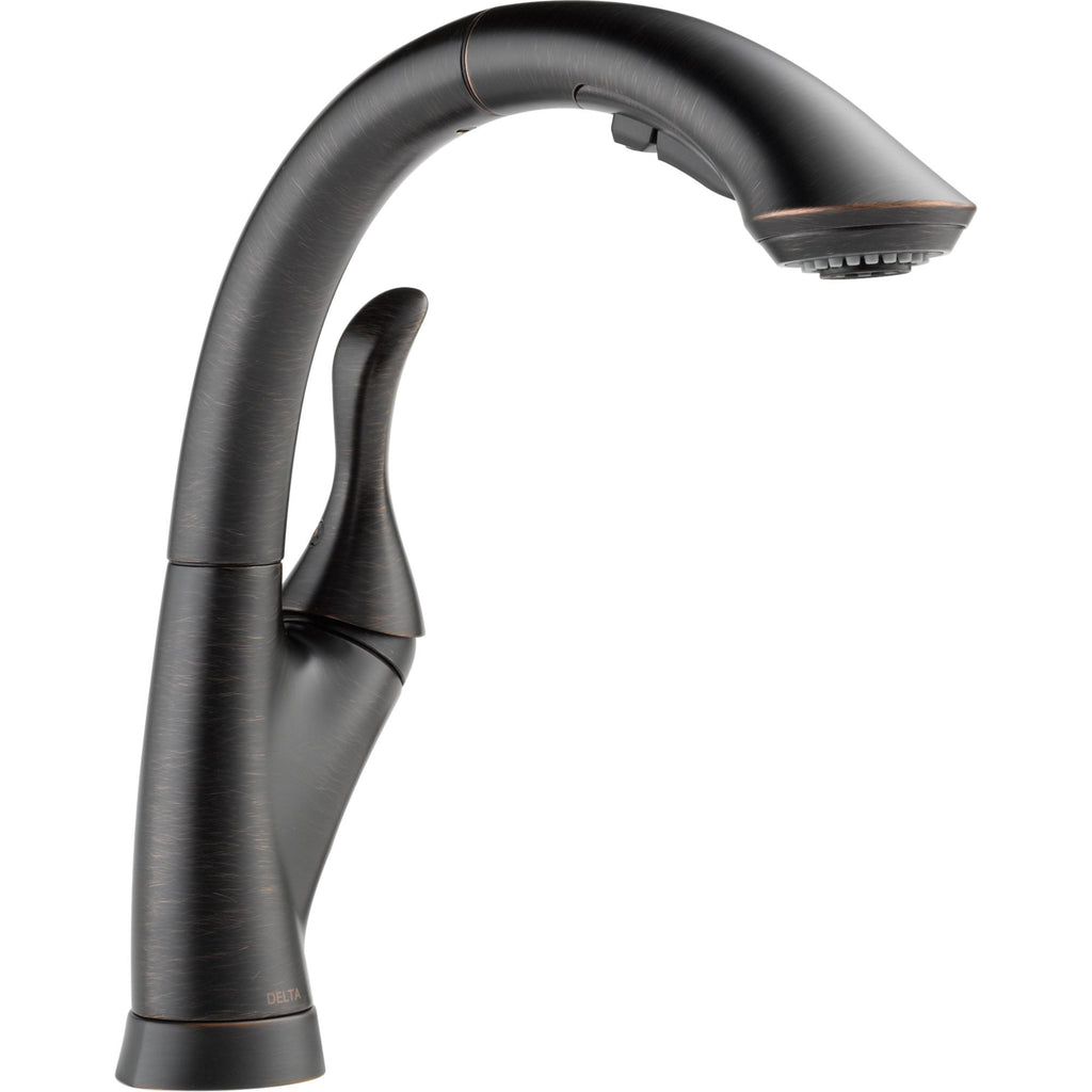 Delta Linden™ Llave extensible de una manija para cocina que usa el agua con eficiencia
