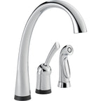 Delta Pilar® Llave de una manija para cocina con rociador y tecnología Touch2O